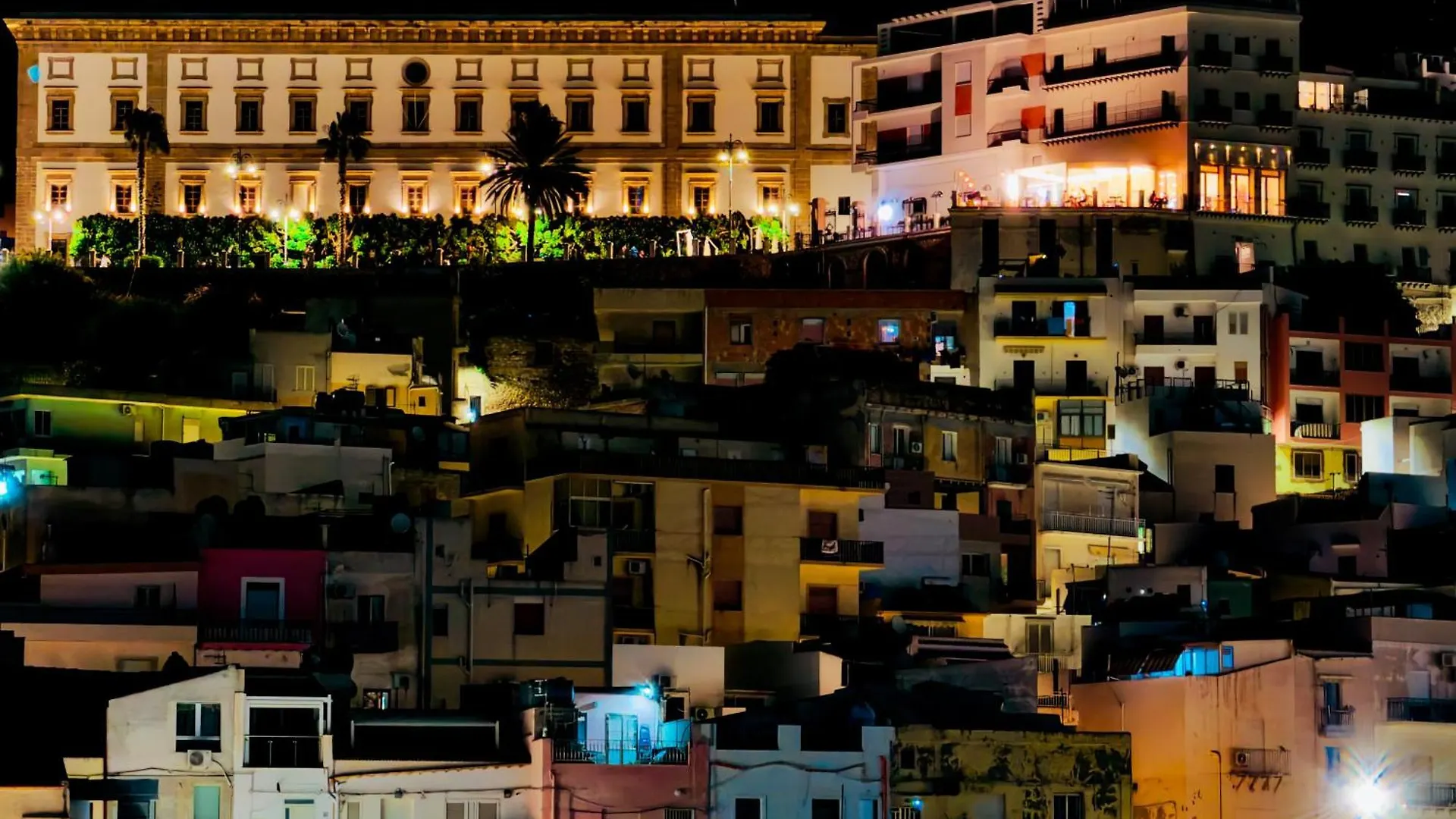بيت للعطل Oasi Village Case Vacanze شاكا